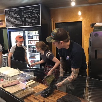 Franklin Barbecue - Friendly staff! - Barbeque Near Me - Austin, Texas Franklin Barbecue - Friendly staff! - Barbeque Near Me - Austin, Texas