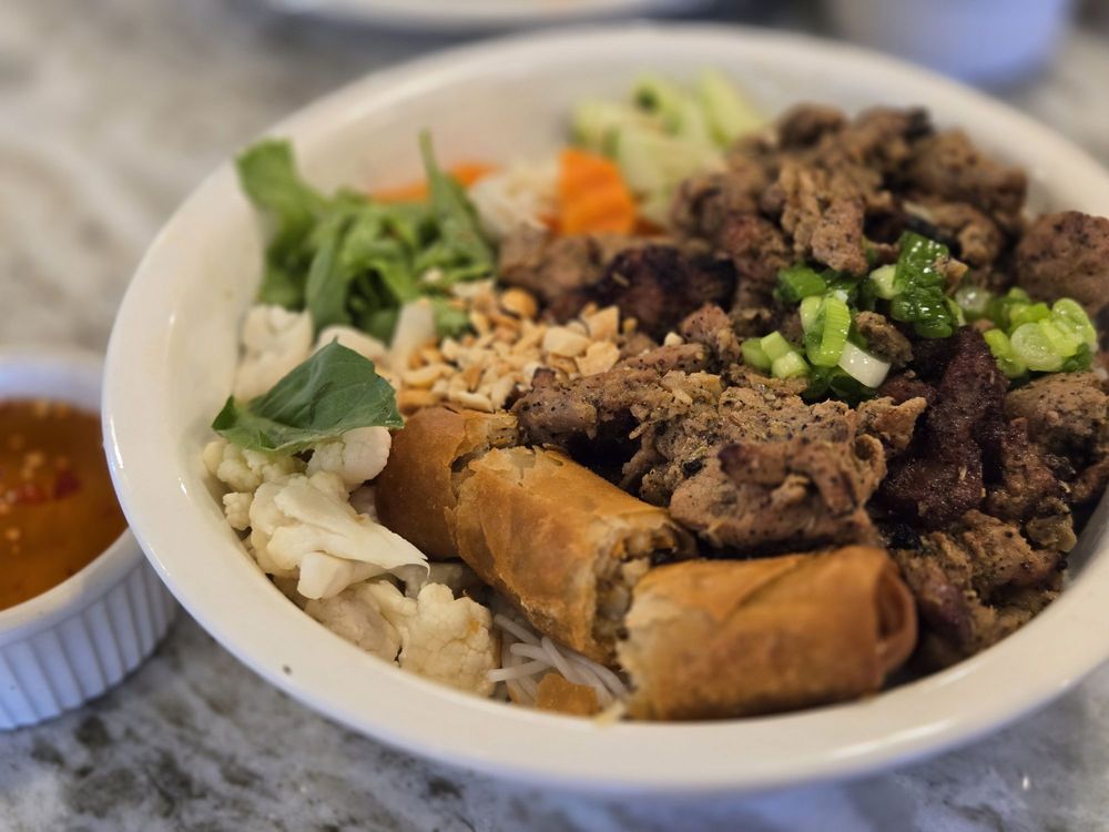 Sandwich Pho Reel Logo