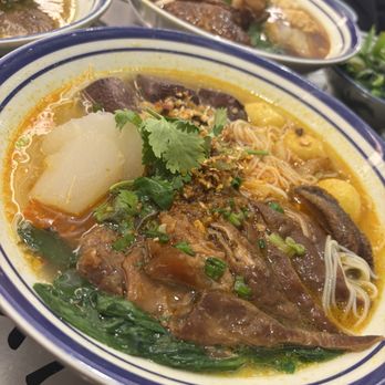 Petit Noodle - Chinese Near Me - Toronto, Ontario