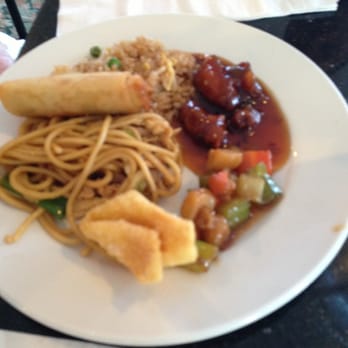 Chinese Buffet - Shrimp fried rice, cashew chicken, chicken lo mein, general tso chicken, spring roll and crab rangoon. - Chinese Near Me - Kansas City, Kansas Chinese Buffet - Shrimp fried rice, cashew chicken, chicken lo mein, general tso chicken, spring roll and crab rangoon. - Chinese Near Me - Kansas City, Kansas