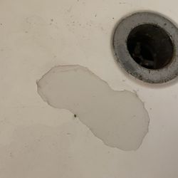 DC Refinishing - Refinshed spa bathtub and started peeling! He has ignored calls and does not guarantee his work.