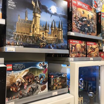 Lego Store - Toy Stores Near Me - Arlington, Virginia
