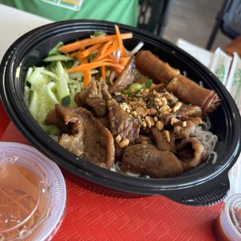 Pho 63 Boba Tea Cafe - Thit nuong bowl (vermicelli noodles with pork) - Food Trucks Near Me - Austin, Texas