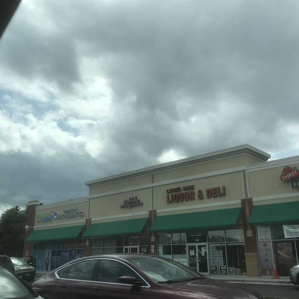 LAUREL PARK LIQUOR & DELI Updated May 2024 17 Photos & 18 Reviews