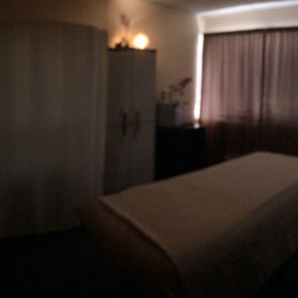 Sugar & Basalt - Pano view of the updated room. Super cozy and cute - Massage Therapy Near Me - Renton, Washington Sugar & Basalt - Pano view of the updated room. Super cozy and cute - Massage Therapy Near Me - Renton, Washington