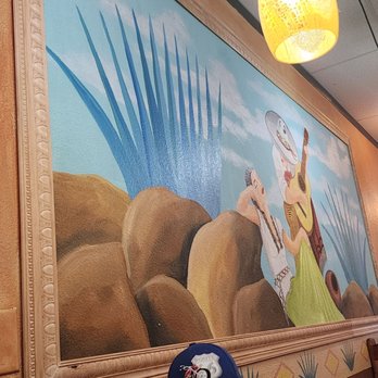 El Maguey Mexican Restaurant - Another hand painted wall gives the feeling of eating in an hacienda! - Mexican Near Me - Claremore, Oklahoma El Maguey Mexican Restaurant - Another hand painted wall gives the feeling of eating in an hacienda! - Mexican Near Me - Claremore, Oklahoma