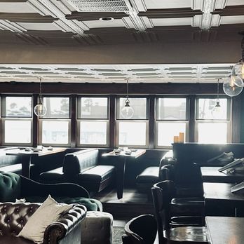 Fox and Farrow - Cool vibe... - New American Near Me - Hermosa Beach, California Fox and Farrow - Cool vibe... - New American Near Me - Hermosa Beach, California