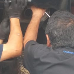 Marlene's Muffler Shop - Fixing my muffler