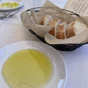 Moscato - Complimentary bread and olive oil - Italian Near Me - Scarsdale, New York