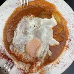 Tasquita del Mar - Meatballs with fried egg