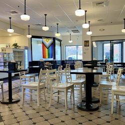 Not Ya Mama's Vegan Cafe - Seating