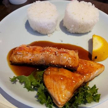 Marui Sushi - Salmon platter - Japanese Near Me - Corona, California