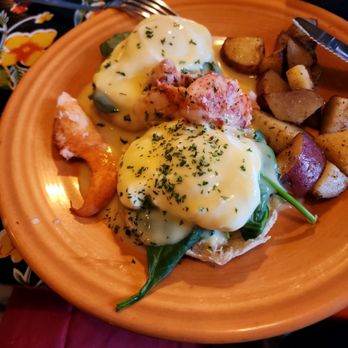 Stairway Cafe - This is the lobster and fresh spinach Benedict - Sandwiches Near Me - North Conway, New Hampshire