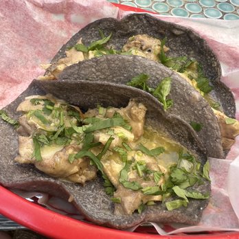 De Nada Cantina - Pollo Tacos (2) - Mexican Near Me - Austin, Texas De Nada Cantina - Pollo Tacos (2) - Mexican Near Me - Austin, Texas