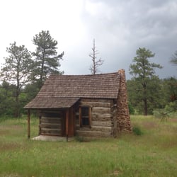 Pioneer's Cabin - Burgess Cabin - Cabin front