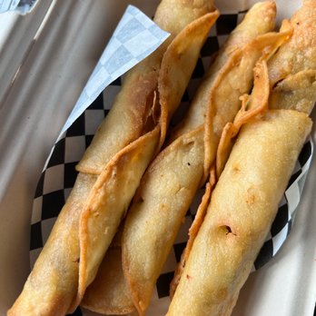 La Eskinna - Flautas (the kids didn't want the toppings) - Food Trucks Near Me - Orlando, Florida La Eskinna - Flautas (the kids didn't want the toppings) - Food Trucks Near Me - Orlando, Florida