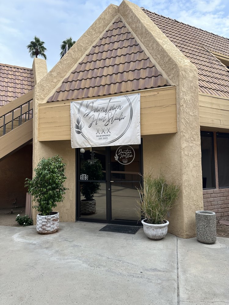 Downtown Hair Studio Logo