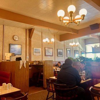 The Pancake Chef - Lots of Boeing airplane pictures complement the 60s vibe - American Near Me - SeaTac, Washington