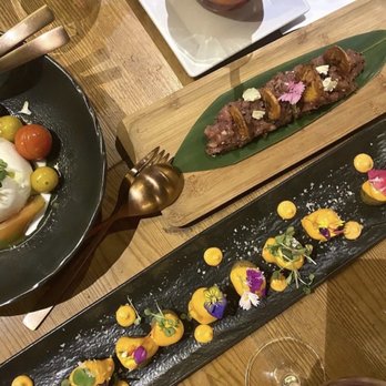 Cera 23 - Burrata, potatoes Bravas, tuna tartar - Spanish Near Me - Barcelona, B