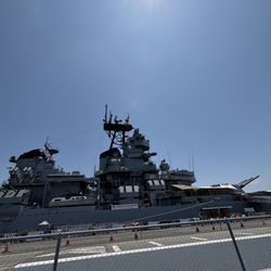 Battleship USS iowa - View from parking lot