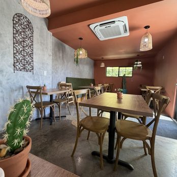 Gaviotas Mexican Restaurant - Indoor dining space - Mexican Near Me - Pico Rivera, California Gaviotas Mexican Restaurant - Indoor dining space - Mexican Near Me - Pico Rivera, California