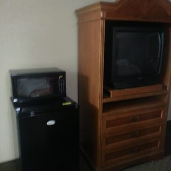 Budget Inn - Microwave and fridge - Hotels Near Me - La Puente, California