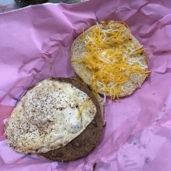 Pinky's Bar - Breakfast burger - Cocktail Bars Near Me - Belton, Texas