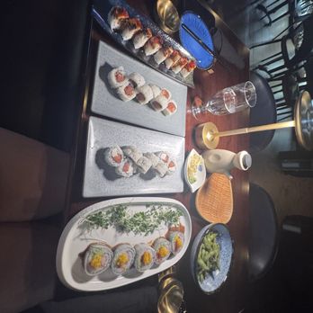 Hush - Edamame, Red dragon, hush hush, Philly roll, and spicy tuna rolls - Sushi Bars Near Me - Keller, Texas Hush - Edamame, Red dragon, hush hush, Philly roll, and spicy tuna rolls - Sushi Bars Near Me - Keller, Texas