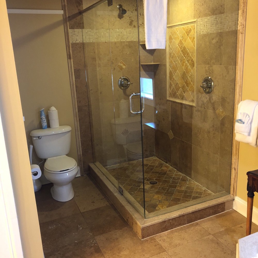 Bayfront Marin House - Shower - Hotels Near Me - Saint Augustine, Florida