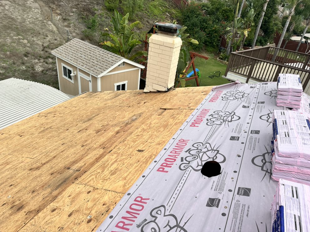 Slide of Mo's Professional Roofing