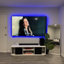 Work General - 75" Basic mounting w/LED backlighting