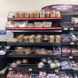 Turkey Hill - Bon apetit on the top rack new danishes and donuts