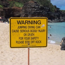 Waimea Beach Park - As if this stops anyone