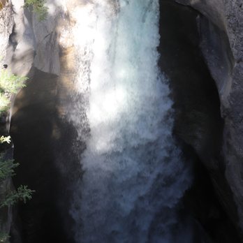 Maligne Canyon - Hiking Near Me Maligne Canyon - Hiking Near Me