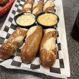Pretzel bite with honey mustard Pretzel bite with honey mustard