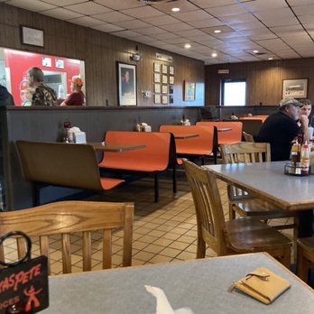 Henry James Bar B Que - Inside seating - Barbeque Near Me - Asheboro, North Carolina Henry James Bar B Que - Inside seating - Barbeque Near Me - Asheboro, North Carolina