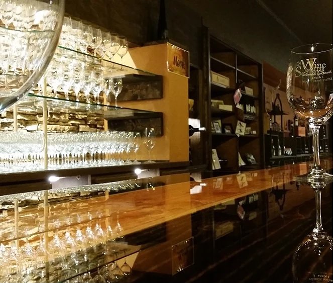 GRAYS HARBOR WINE SELLARS Updated September 2024 206 S Broadway St