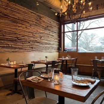 Bida Manda - Interior - Laotian Near Me - Raleigh, North Carolina