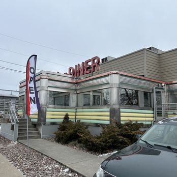 Broadway Diner - Front - American Near Me - Baraboo, Wisconsin