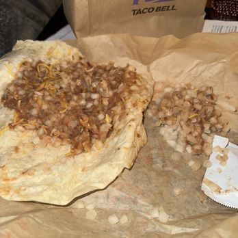 Taco Bell - I ordered a bean burrito no sauce extra onions and they matched the amount of beans to onions. 50/50 - Fast Food Near Me - Modesto, California Taco Bell - I ordered a bean burrito no sauce extra onions and they matched the amount of beans to onions. 50/50 - Fast Food Near Me - Modesto, California