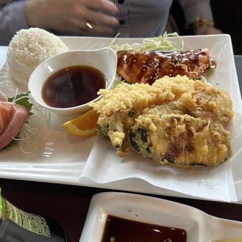 Akira Bistro - Lunch - Sushi Bars Near Me - Danville, California