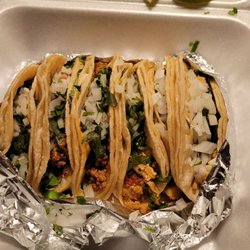Taqueria El Compa - Ground beef and chicken street tacos