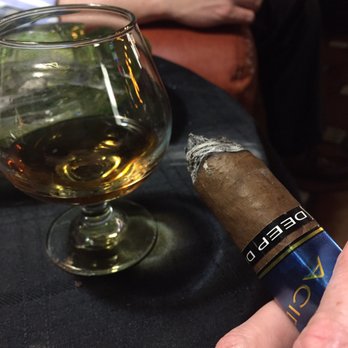 Smoke Inn Delray Beach - Nice relaxing cigar bar, great for scotch and a stogie! - Tobacco Shops Near Me - Delray Beach, Florida