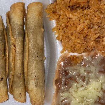Tacos Las Salsas - Beef taquitos - Mexican Near Me - Bakersfield, California Tacos Las Salsas - Beef taquitos - Mexican Near Me - Bakersfield, California
