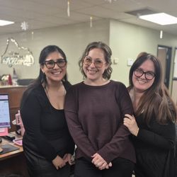 Arizona Red Mountain Eye Care - Jasmin, Jess, and Lauryn are fun girls and great help with your glasses!!