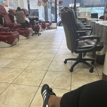 Nails on 9th - Nail Salons Near Me - Los Angeles, California