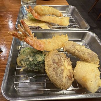 Tempura Kiki - Second course tempura for Kiki set (behind) & Wagyu Seafood Set (front) - Japanese Near Me - Honolulu, Hawaii Tempura Kiki - Second course tempura for Kiki set (behind) & Wagyu Seafood Set (front) - Japanese Near Me - Honolulu, Hawaii