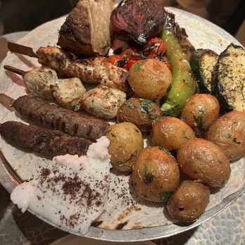 Liza - Mixed grill - Lebanese Near Me - Paris, 75 Liza - Mixed grill - Lebanese Near Me - Paris, 75