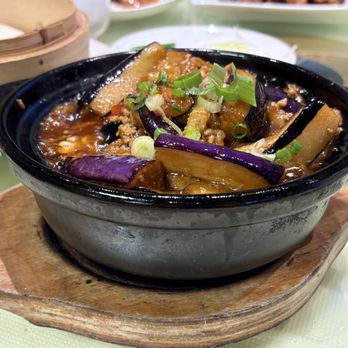 Paramount Chinese Seafood Restaurant - Spicy eggplant with pork in chili garlic hot pot - Chinese Near Me - Vancouver, British Columbia Paramount Chinese Seafood Restaurant - Spicy eggplant with pork in chili garlic hot pot - Chinese Near Me - Vancouver, British Columbia