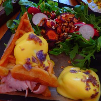 Brunch & Cake - Turkey eggs Benedict with really tasty green salad! - Breakfast & Brunch Near Me - Barcelona, B Brunch & Cake - Turkey eggs Benedict with really tasty green salad! - Breakfast & Brunch Near Me - Barcelona, B